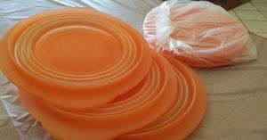 Tupperware Flatout 4 cup Orange Containers